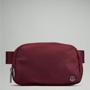 Lululemon everywhere belt bag